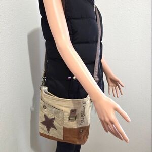 NWOT Myra Star Crossbody
